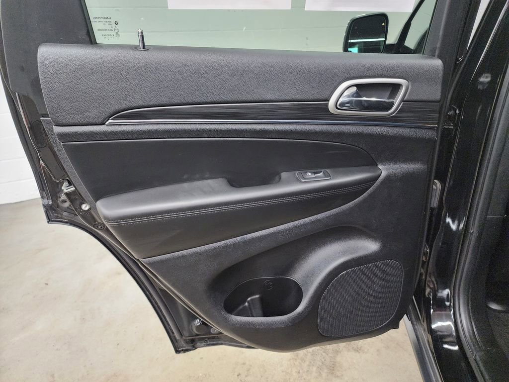 Used 2022 Jeep Grand Cherokee Limited image 25