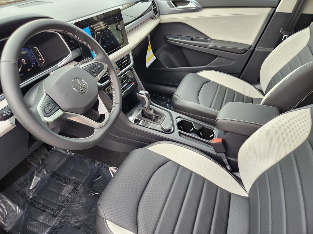 New 2026 Volkswagen Taos SEL image 6