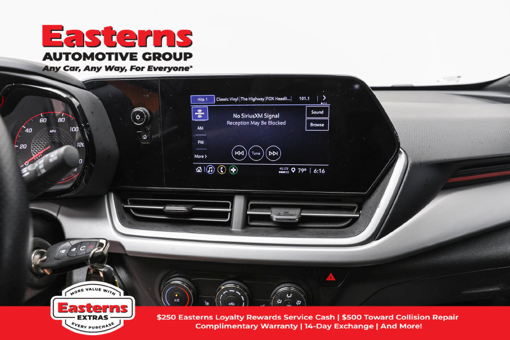Used 2024 Chevrolet Trax RS FWD image 12