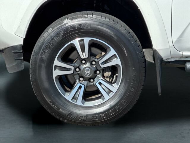 Used 2019 Toyota Tacoma TRD Sport w/ TRD Premium Sport Package RWD image 31