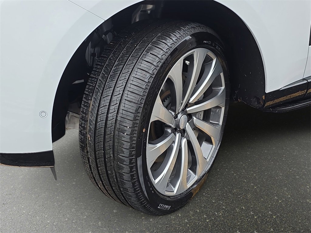 New 2025 Land Rover Range Rover Long Wheelbase SE image 34