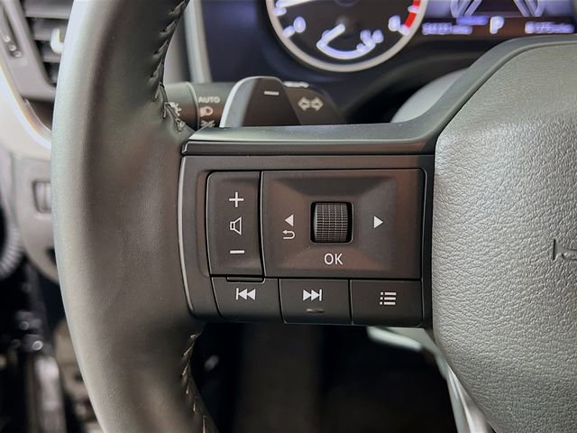 Used 2025 Nissan Rogue SV image 13