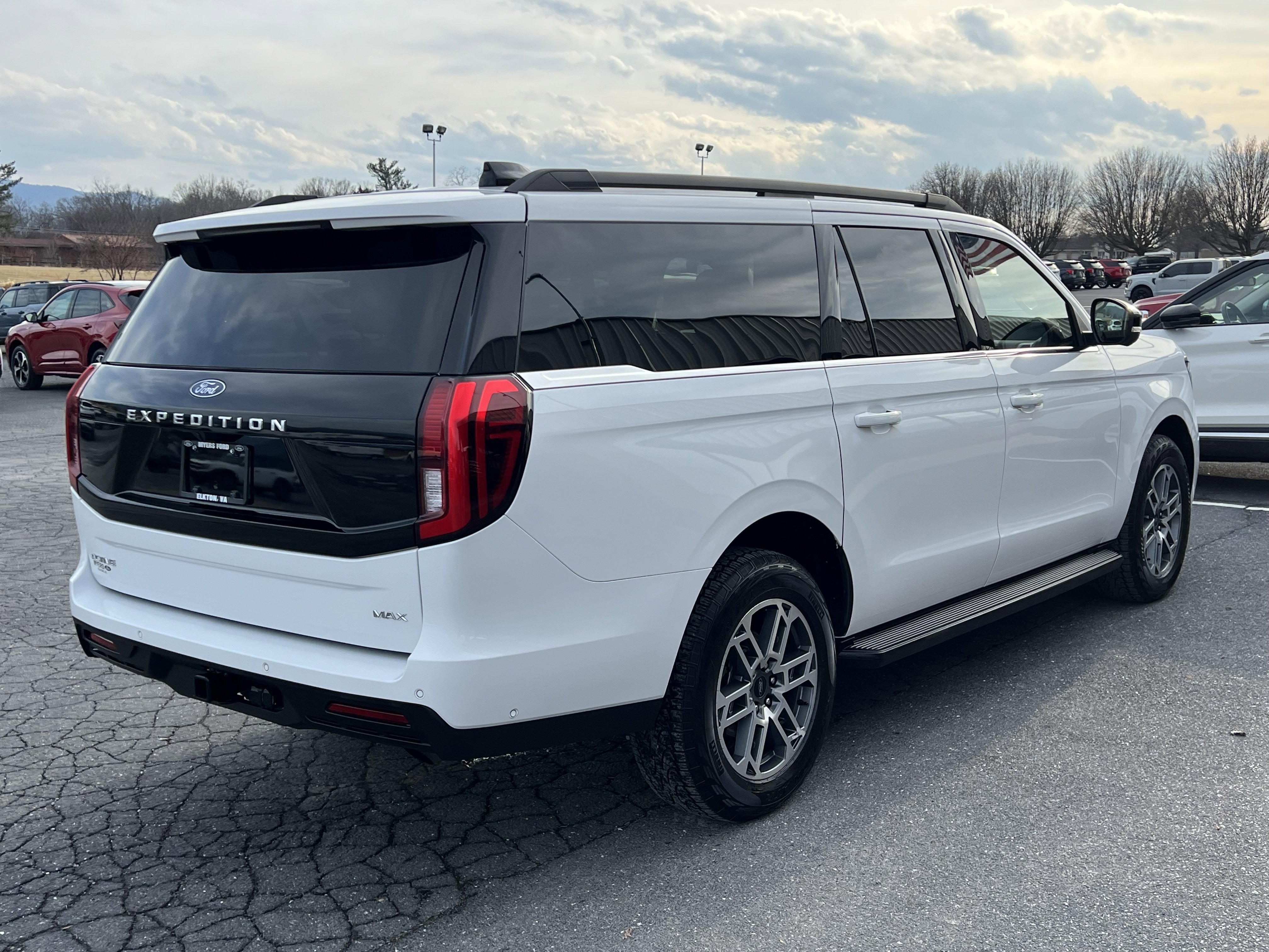 Used 2025 Ford Expedition Max Active AWD/4WD image 7