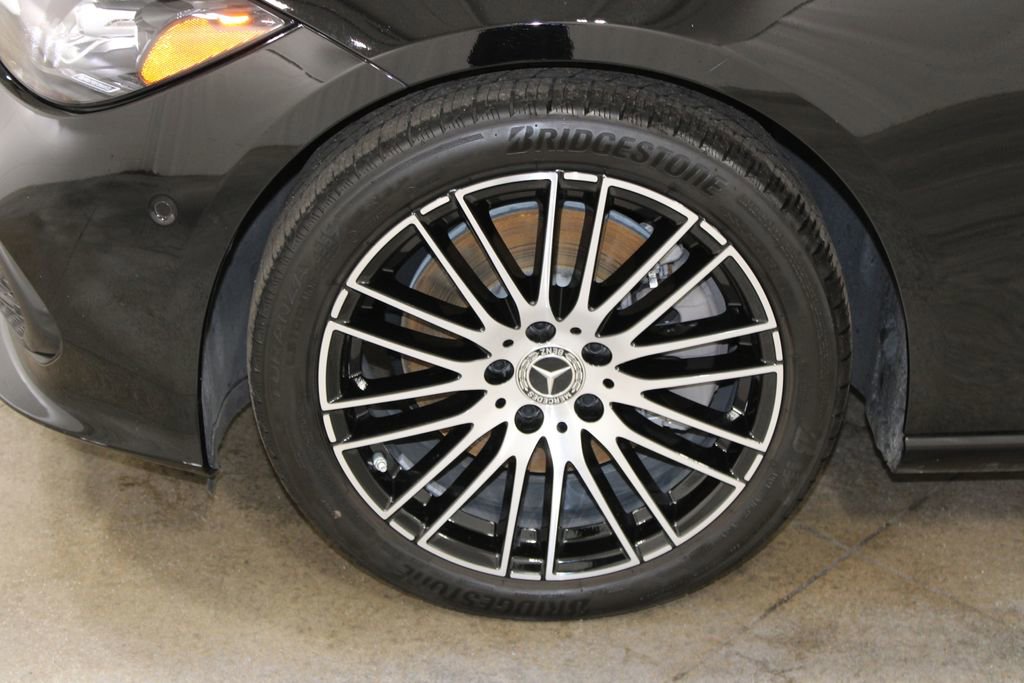 Used 2025 Mercedes-Benz C 300 Sedan image 40