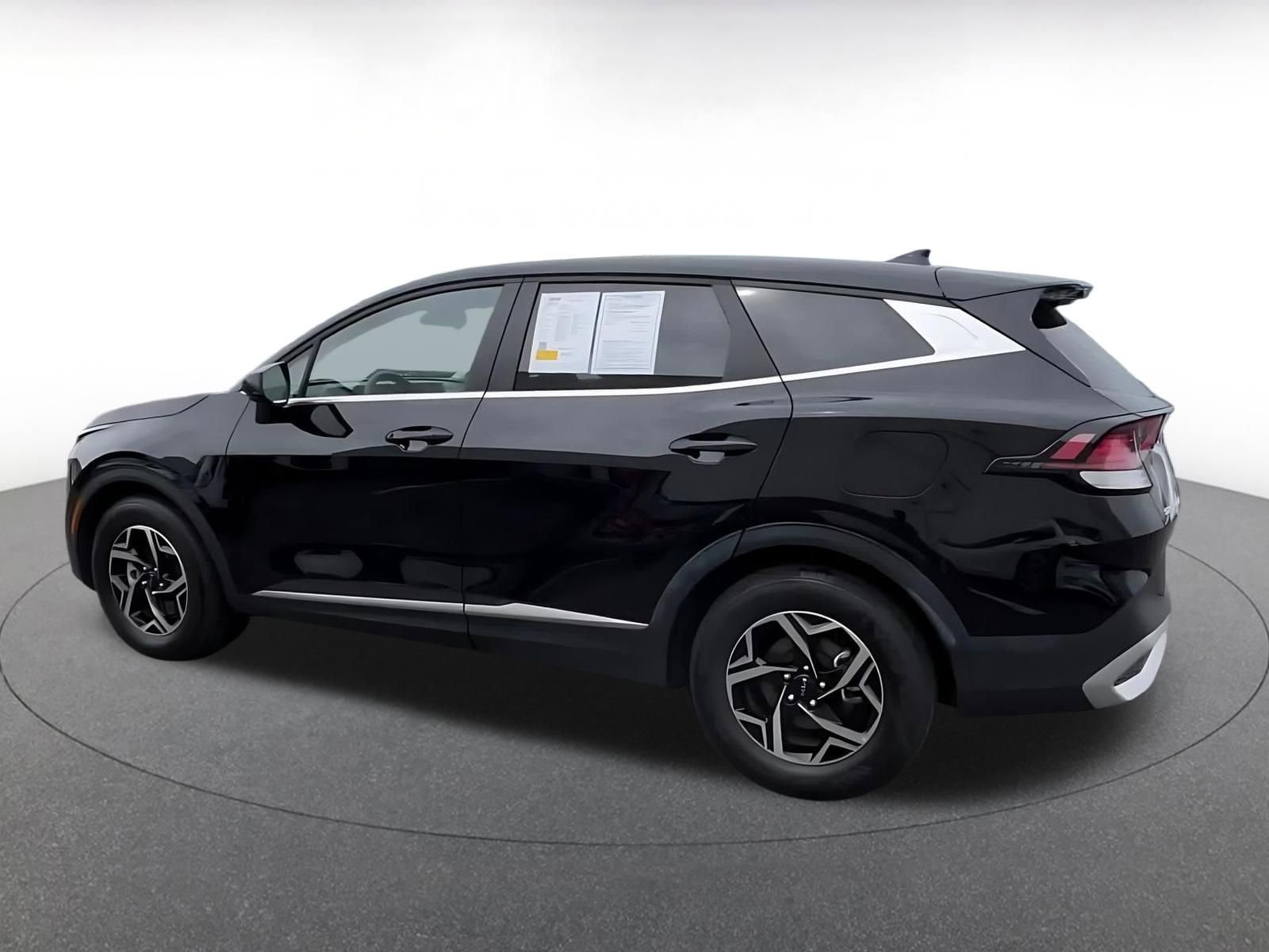 Used 2025 Kia Sportage LX FWD image 10