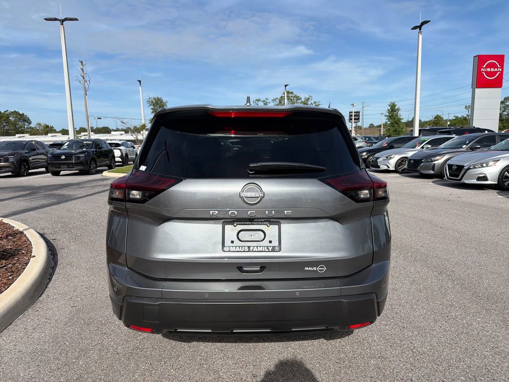 Certified 2026 Nissan Rogue SV FWD image 6