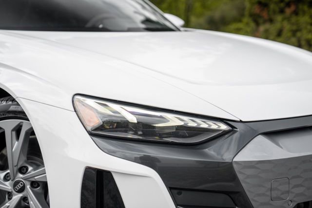 Used 2022 Audi e-tron GT Premium Plus AWD/4WD image 7