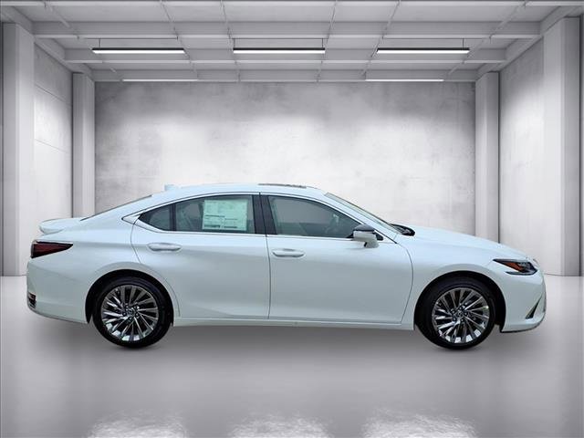 New 2025 Lexus ES 300h Ultra Luxury image 3