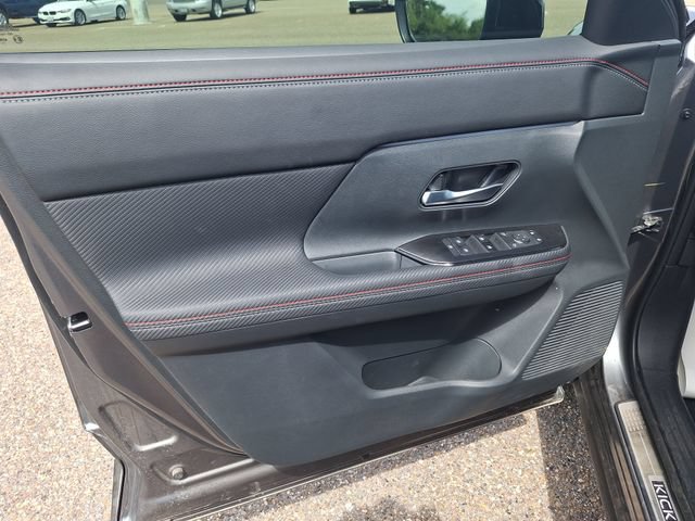 Certified 2025 Nissan Kicks SR w/ Illumination Package FWD image 11