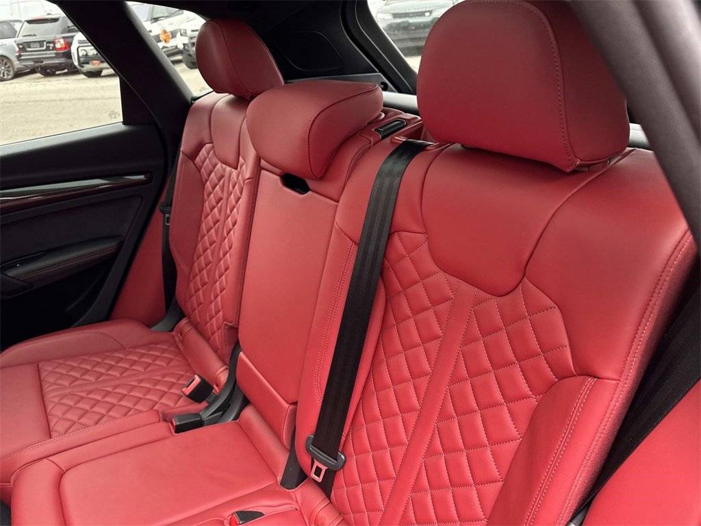 Used 2024 Audi SQ5 Prestige image 14
