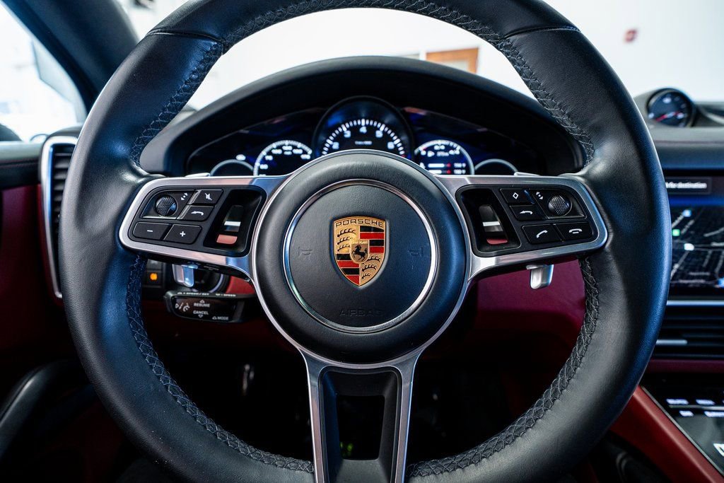 Used 2022 Porsche Cayenne Platinum Edition image 40