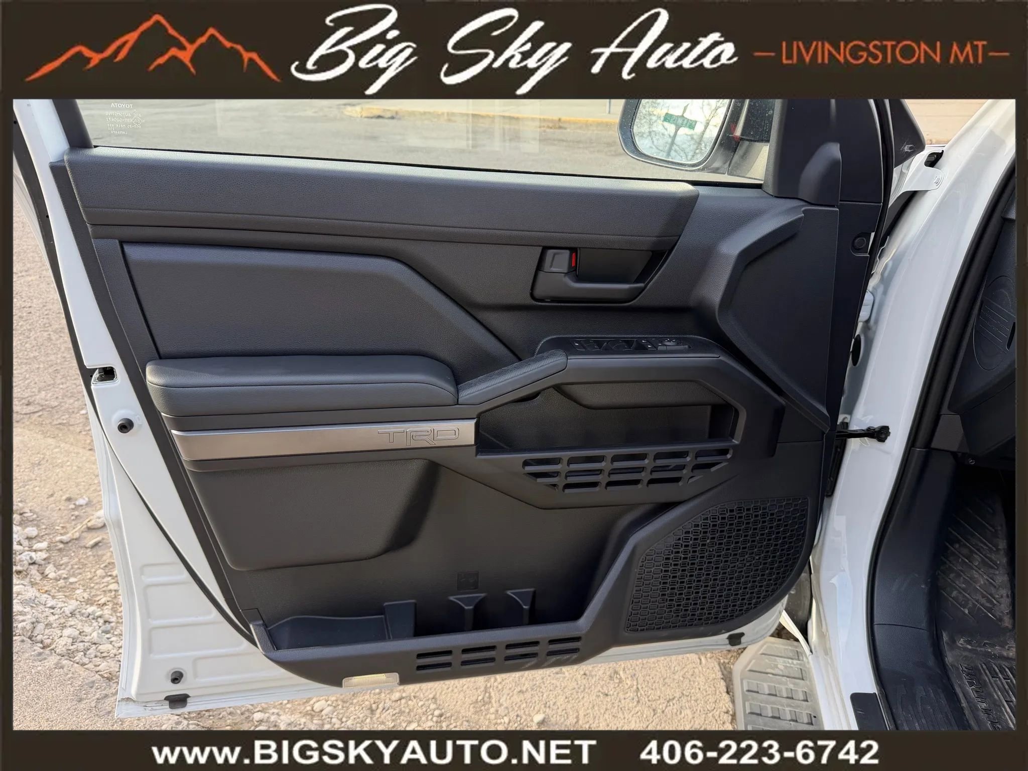 Used 2025 Toyota 4Runner 4WD image 11