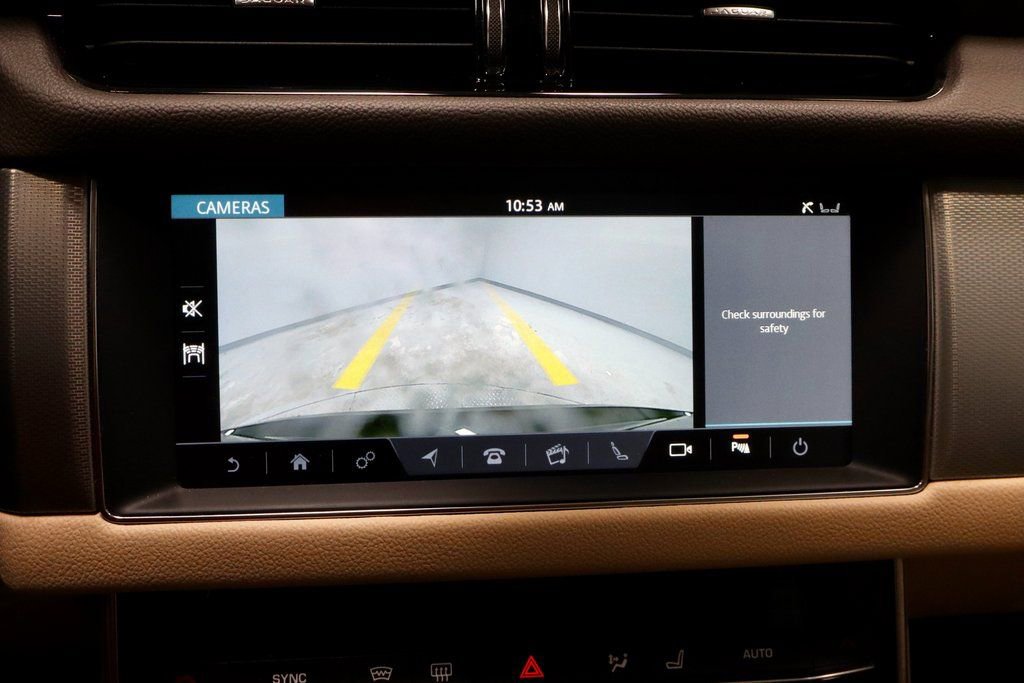 Used 2020 Jaguar XF Prestige image 2