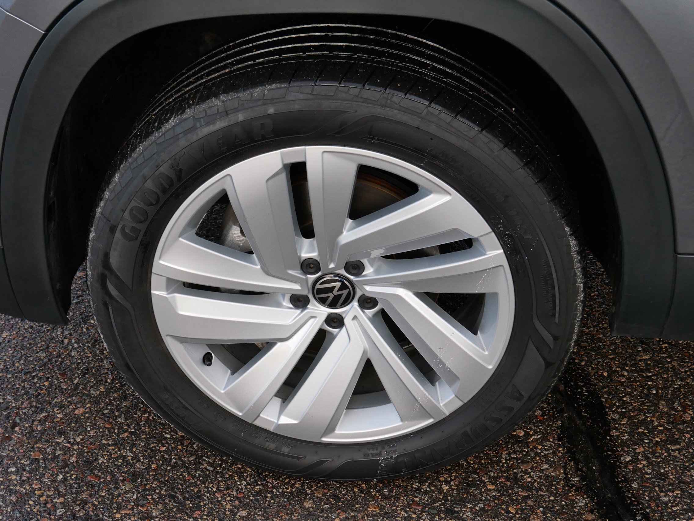 Certified 2023 Volkswagen Atlas Cross Sport SE image 16