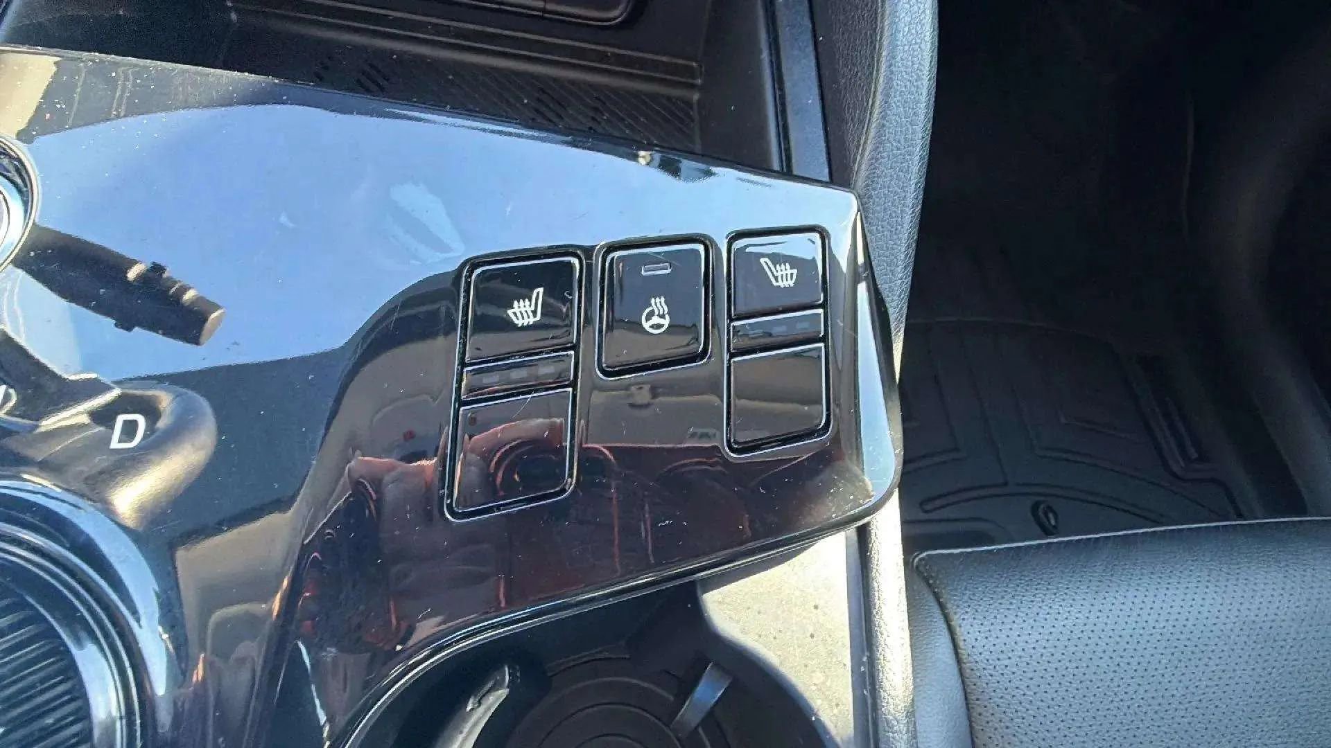 Used 2023 Kia Sportage EX image 34