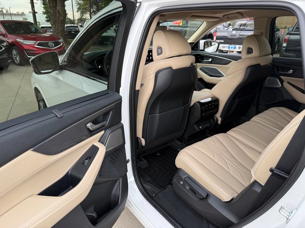 Used 2025 Acura MDX w/ Advance Package AWD/4WD image 13