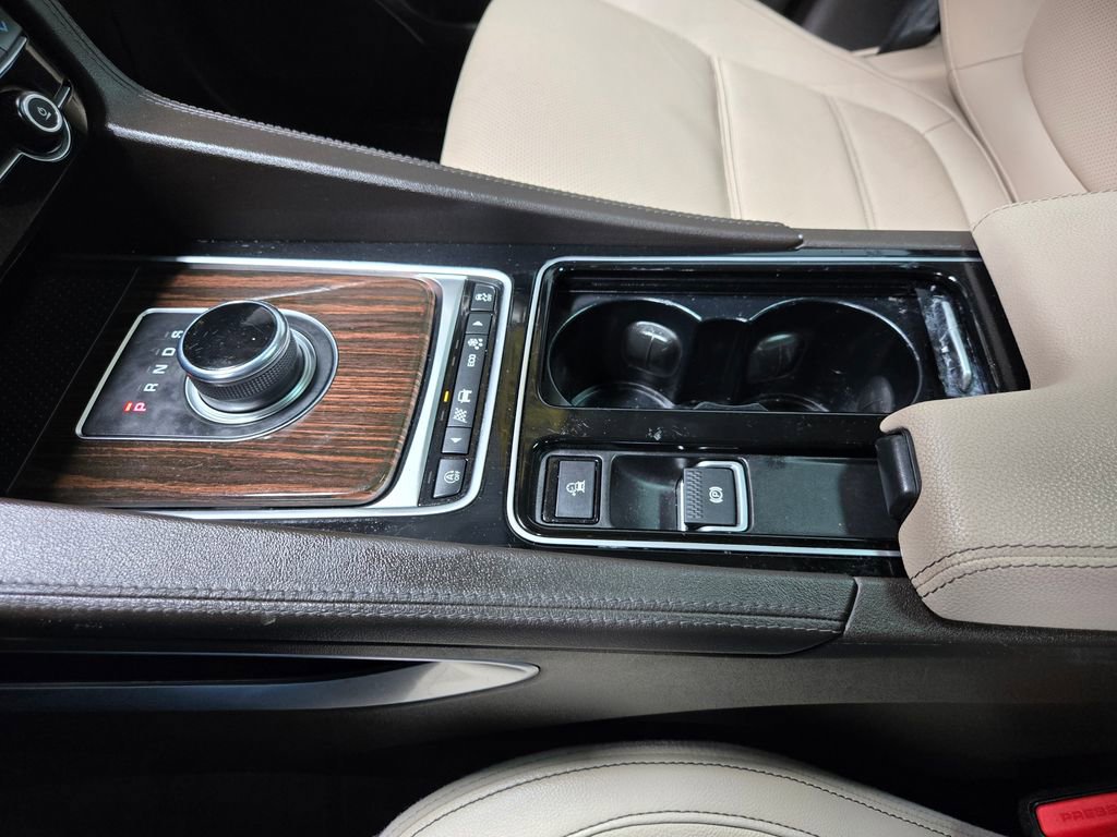 Used 2020 Jaguar F-PACE Prestige AWD/4WD image 29