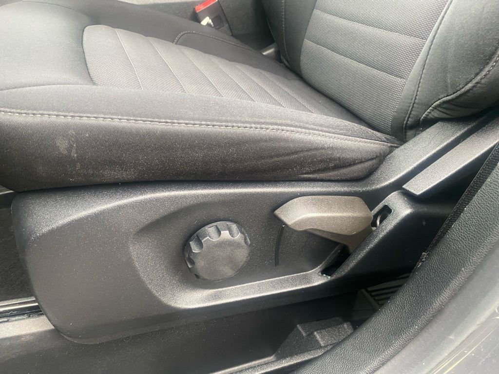 Used 2021 Ford Edge SE w/ Cargo Accessory Package image 11