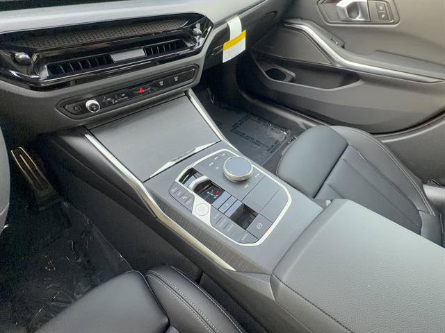 New 2026 BMW 330i xDrive Sedan w/ M Sport Package AWD/4WD image 21