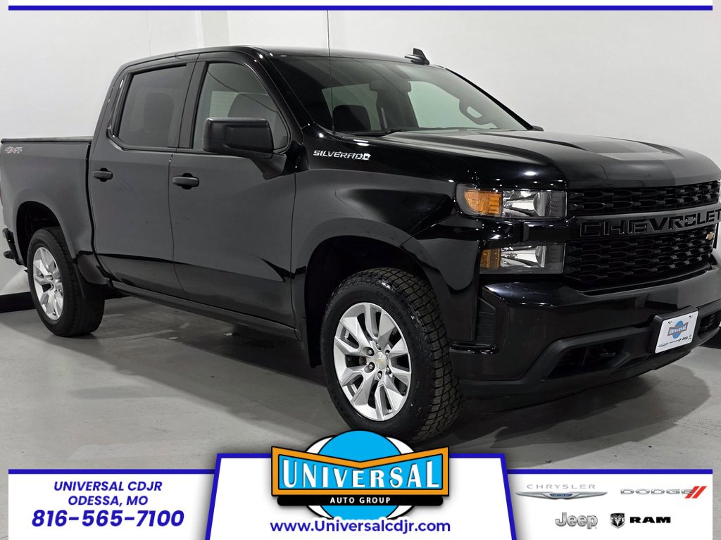 Used 2021 Chevrolet Silverado 1500 Custom image 1