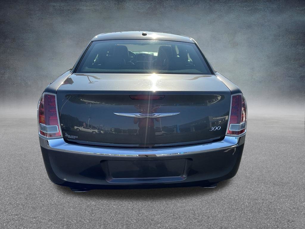 Used 2013 Chrysler 300 RWD image 11