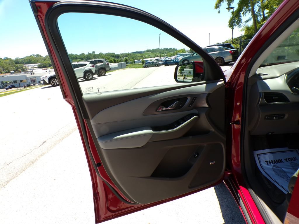 Used 2020 Chevrolet Traverse Premier AWD/4WD image 23