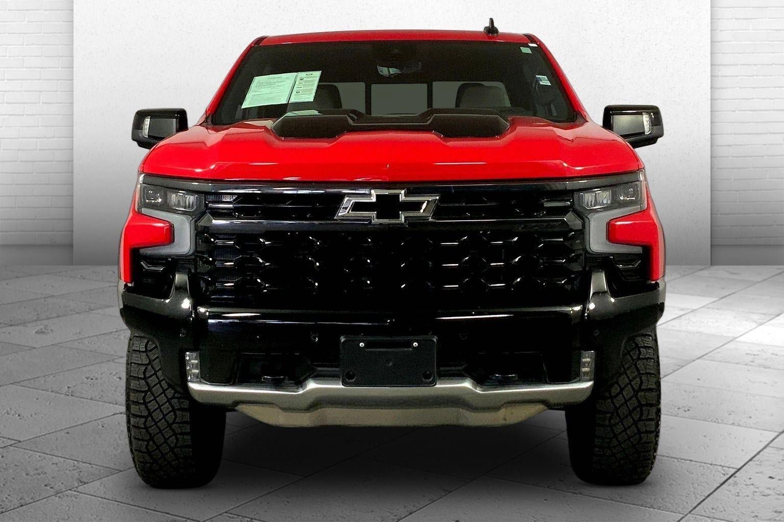 Used 2025 Chevrolet Silverado 1500 ZR2 w/ Technology Package image 2