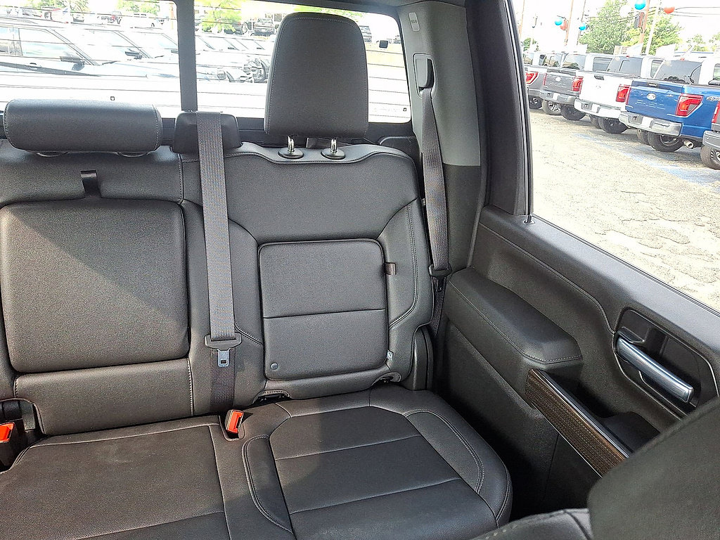 Used 2022 Chevrolet Silverado 2500 LT w/ Midnight Edition AWD/4WD image 14
