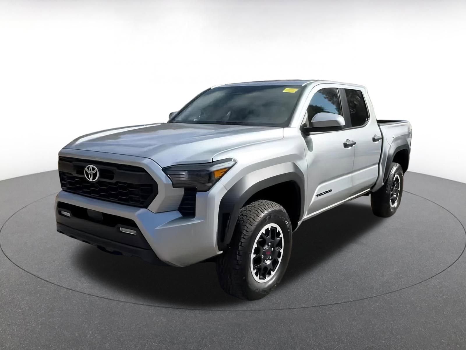 Used 2025 Toyota Tacoma SR image 7