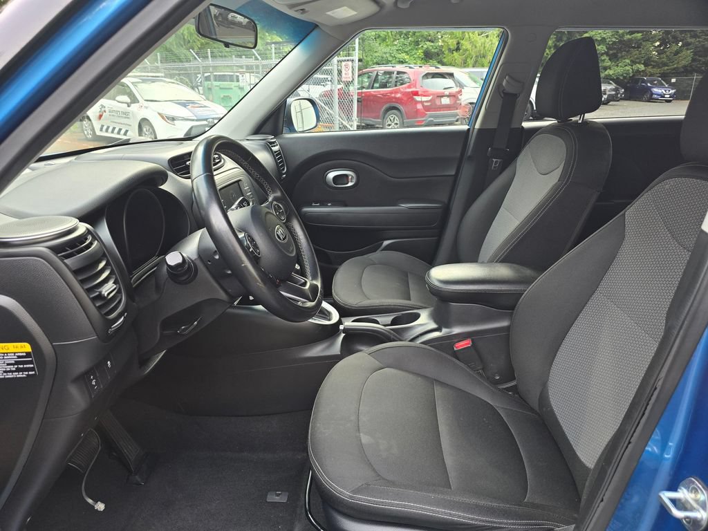 Used 2017 Kia Soul + w/ Designer's Package FWD image 8