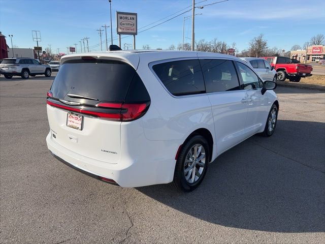 New 2026 Chrysler Pacifica Limited w/ Uconnect Theater Family Group image 6
