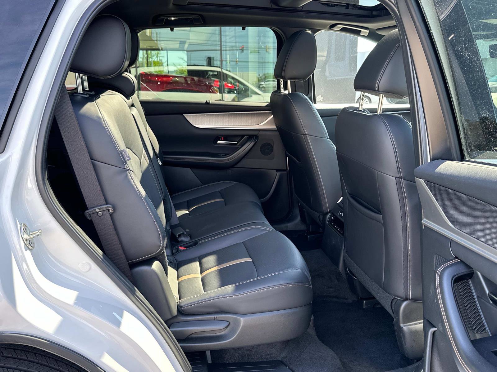 Certified 2025 MAZDA CX-70 Plug-In Hybrid w/ Premium Plus image 11