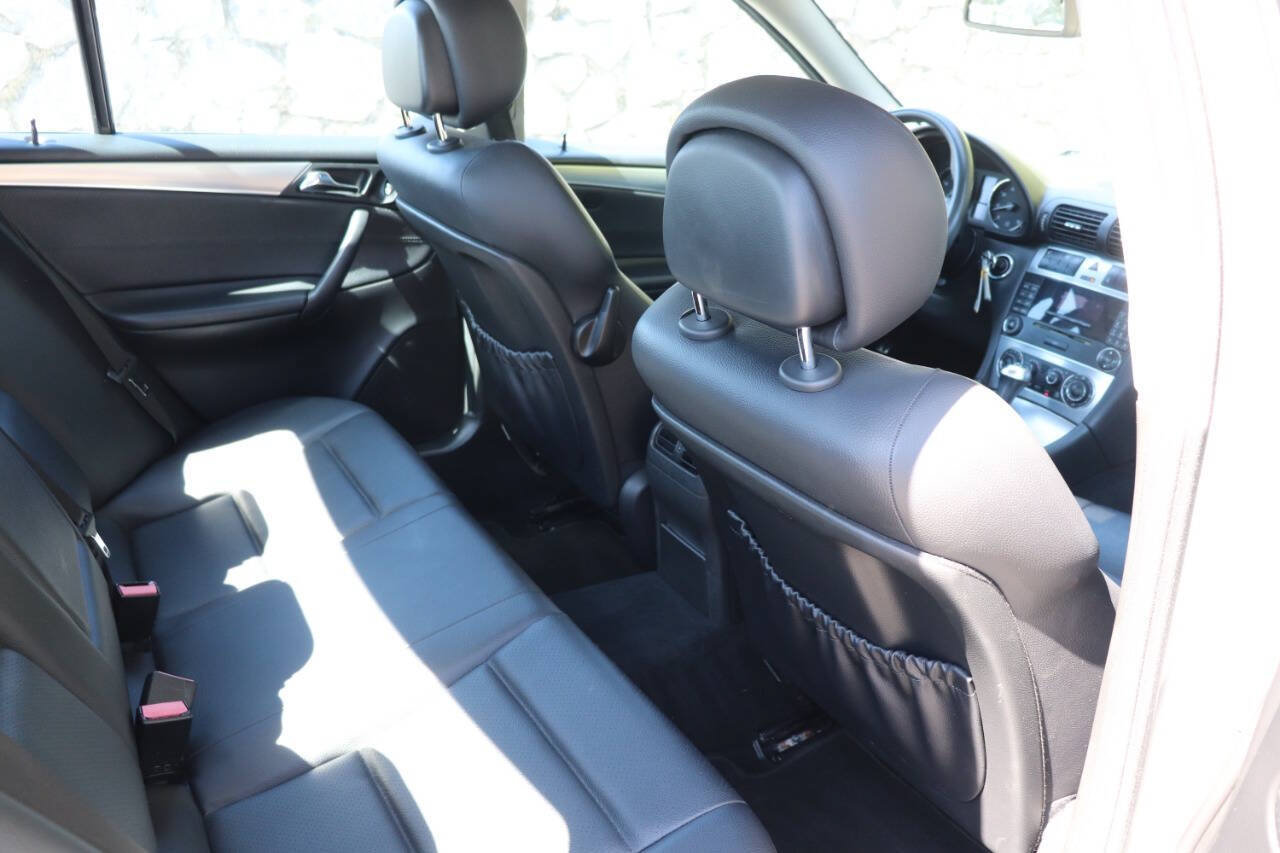 Used 2006 Mercedes-Benz C 230 Sedan image 30