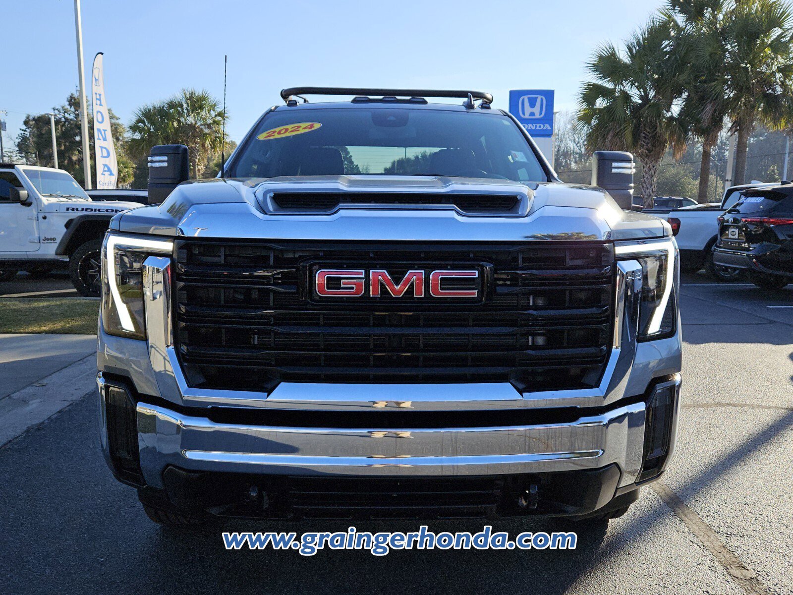 Used 2024 GMC Sierra 2500 Pro w/ 1SA Pro Safety Plus Package image 8