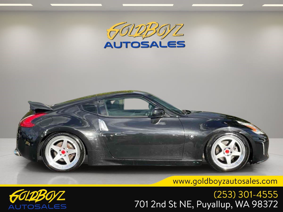 Used 2017 Nissan 370Z Coupe RWD image 3