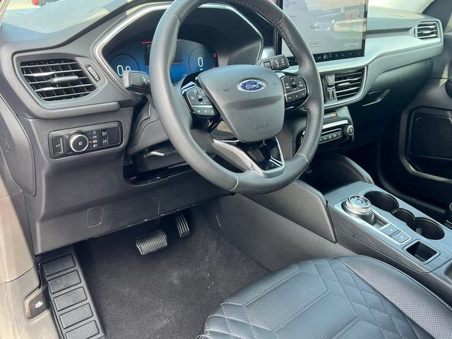 Used 2023 Ford Escape Platinum w/ Premium Technology Package AWD/4WD image 18
