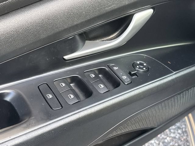 Used 2021 Hyundai Elantra SEL w/ Convenience Package FWD image 16