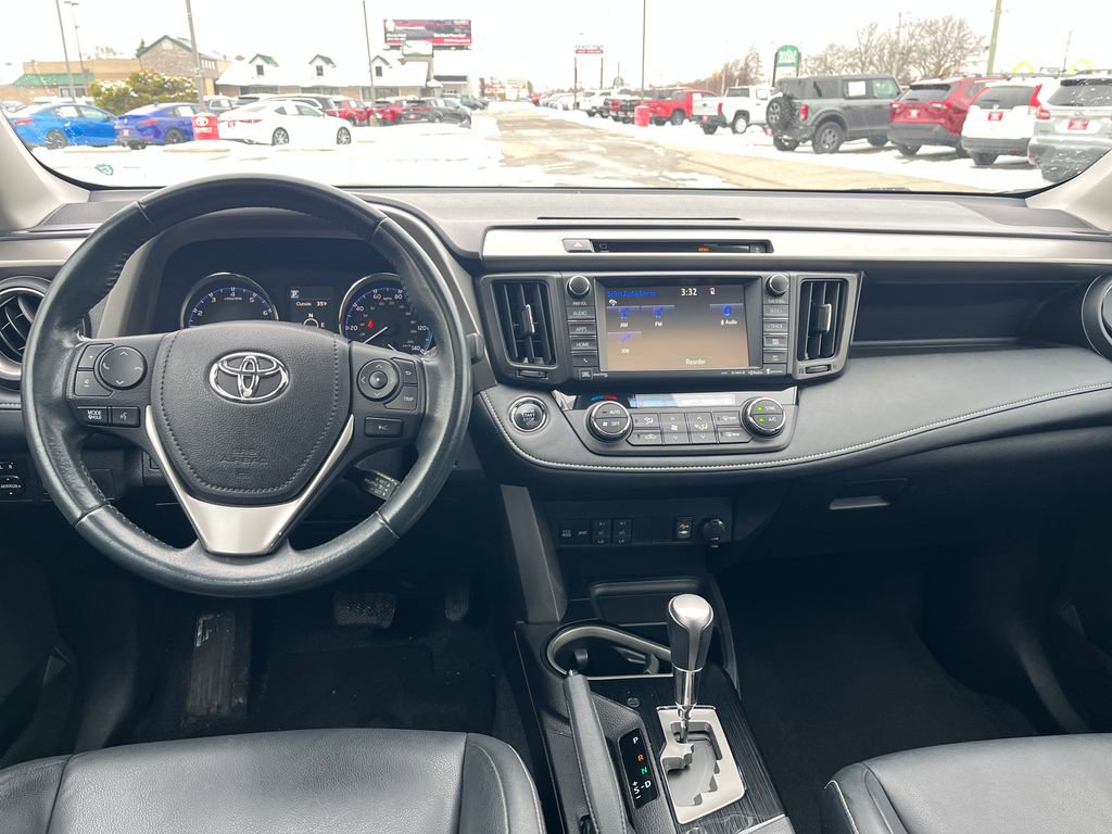 Used 2016 Toyota RAV4 Limited image 12