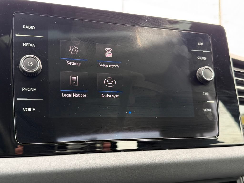 Used 2025 Volkswagen Jetta SE FWD image 49
