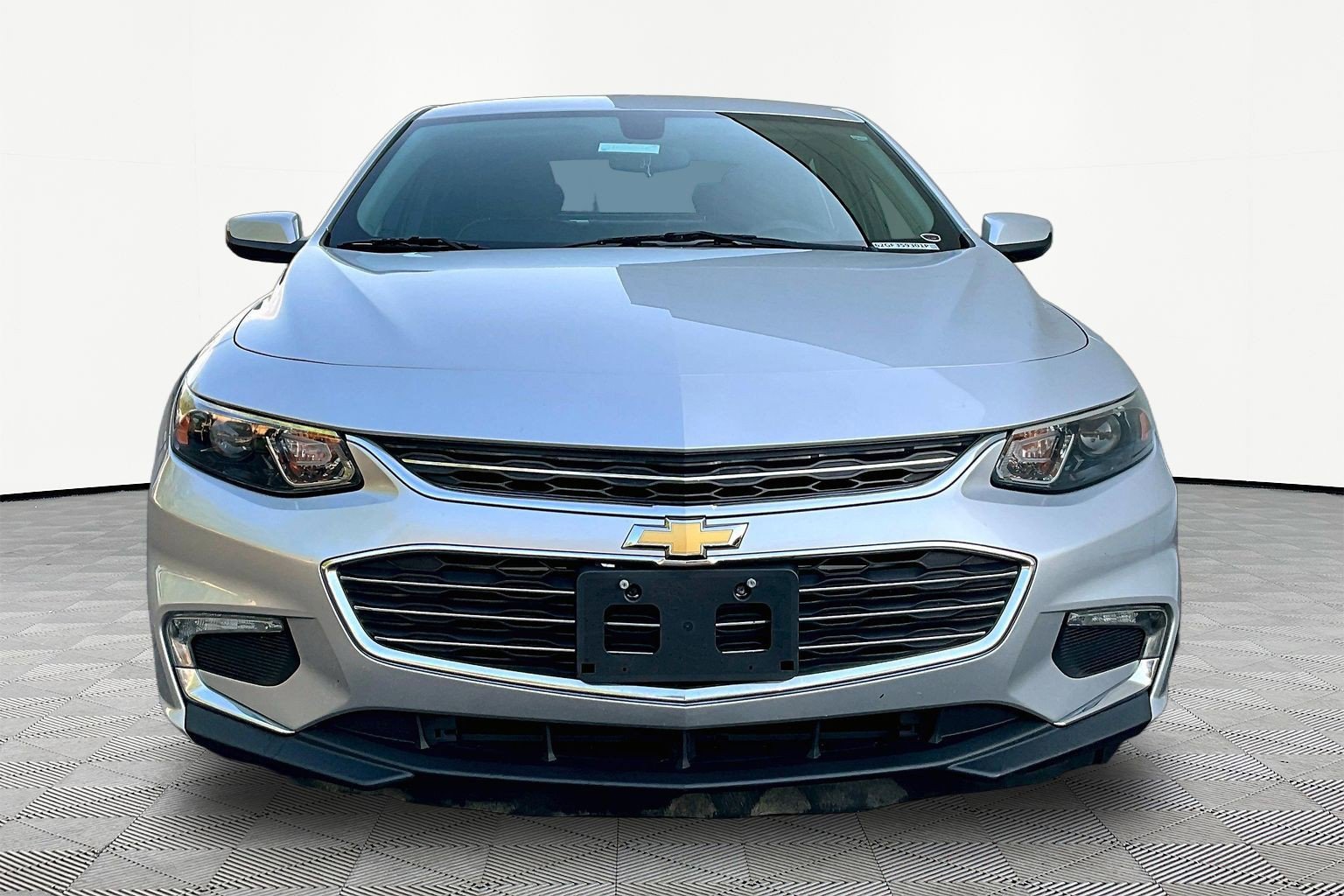 Used 2016 Chevrolet Malibu LT FWD image 2