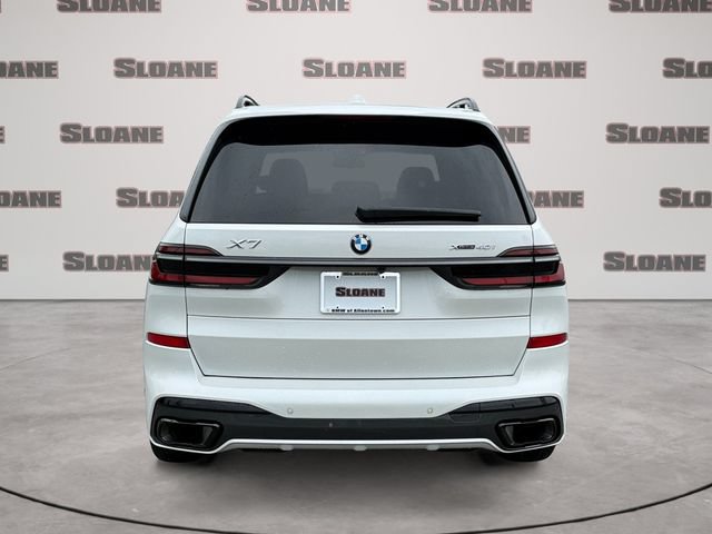 Used 2024 BMW X7 xDrive40i w/ M Sport Package AWD/4WD image 4
