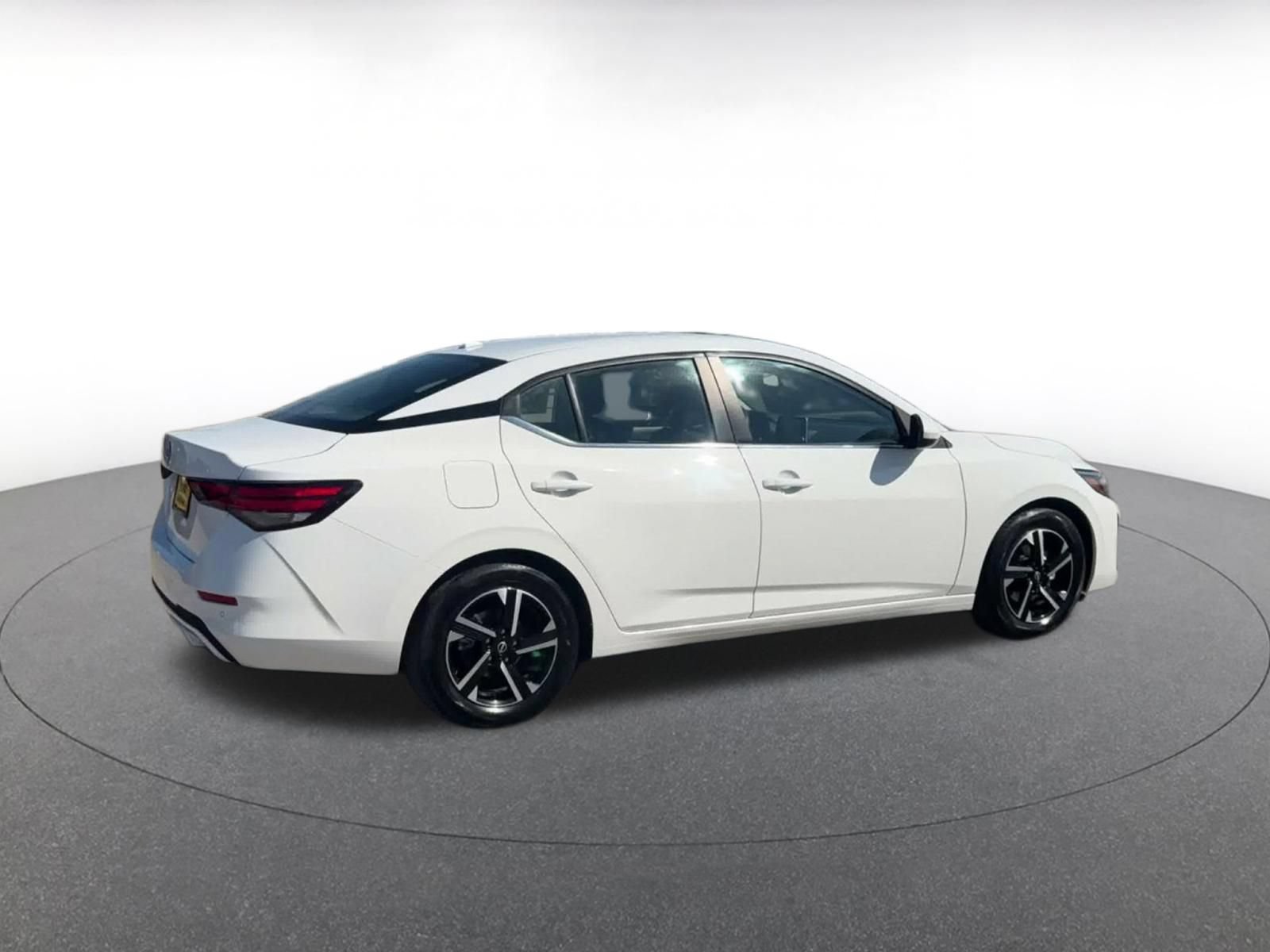 Used 2025 Nissan Sentra SV FWD image 15