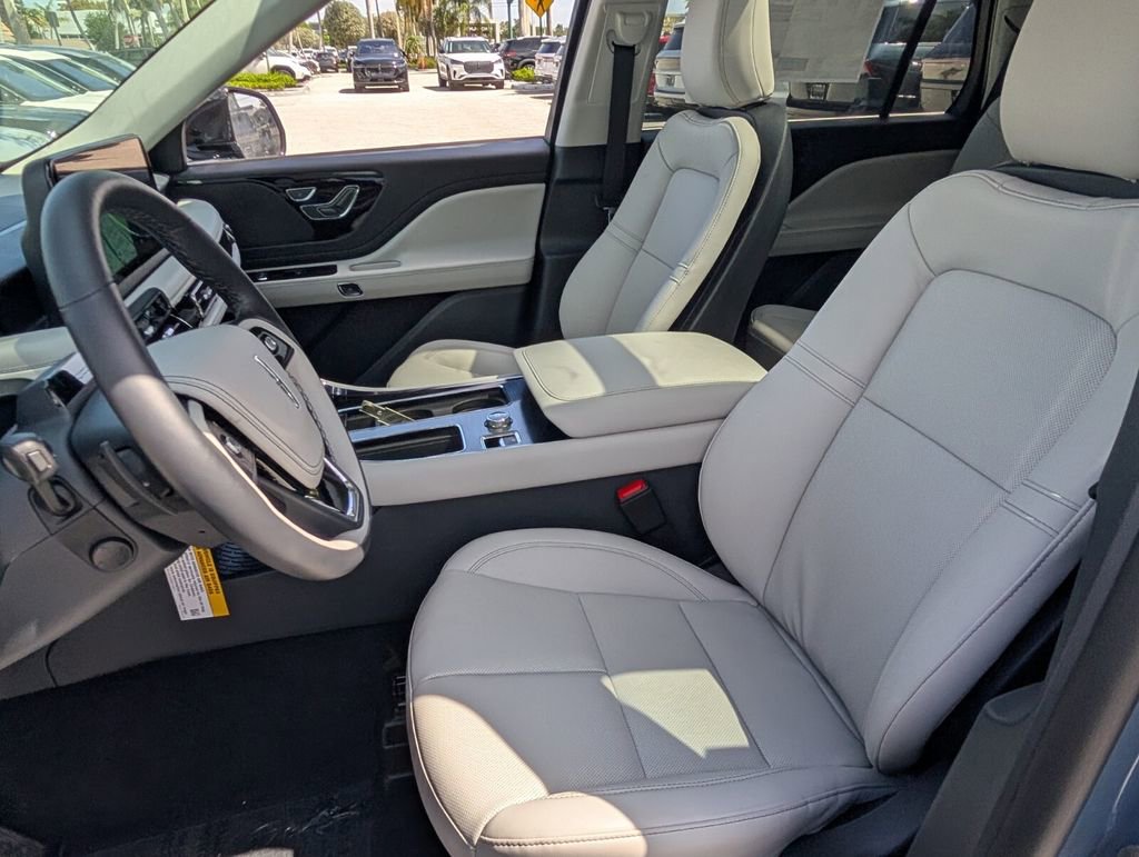 New 2026 Lincoln Aviator 2WD image 11