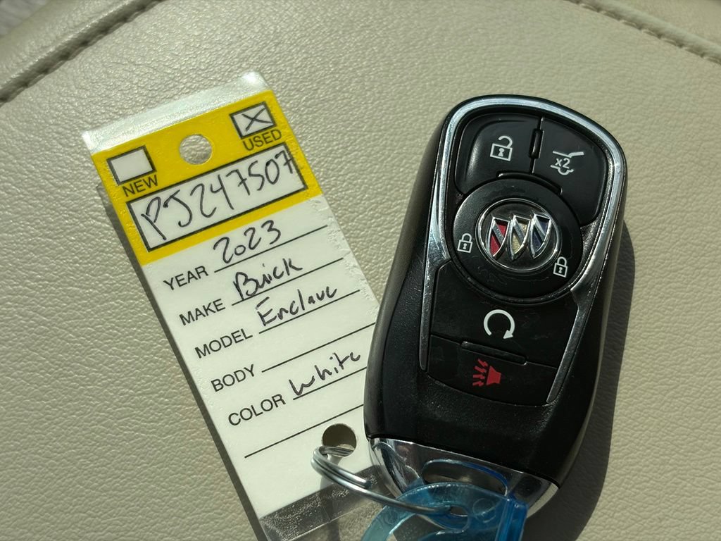 Used 2023 Buick Enclave Avenir w/ Avenir Technology Package AWD/4WD image 46