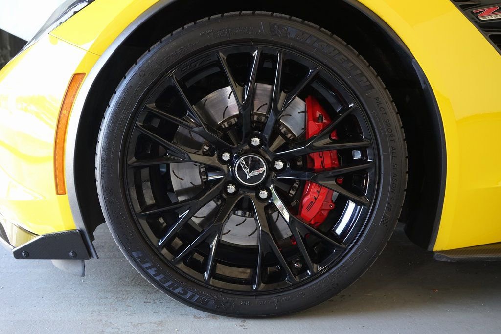 Used 2015 Chevrolet Corvette Z06 RWD image 35
