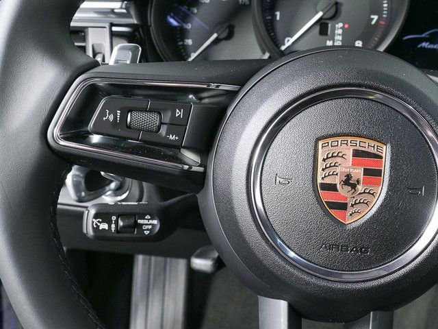 Certified 2025 Porsche Macan AWD image 11