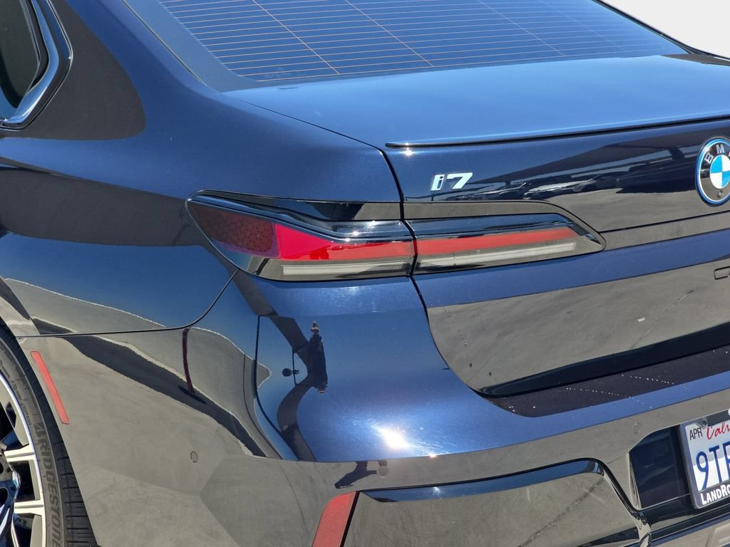Used 2025 BMW i7 eDrive50 w/ M Sport Package RWD image 16