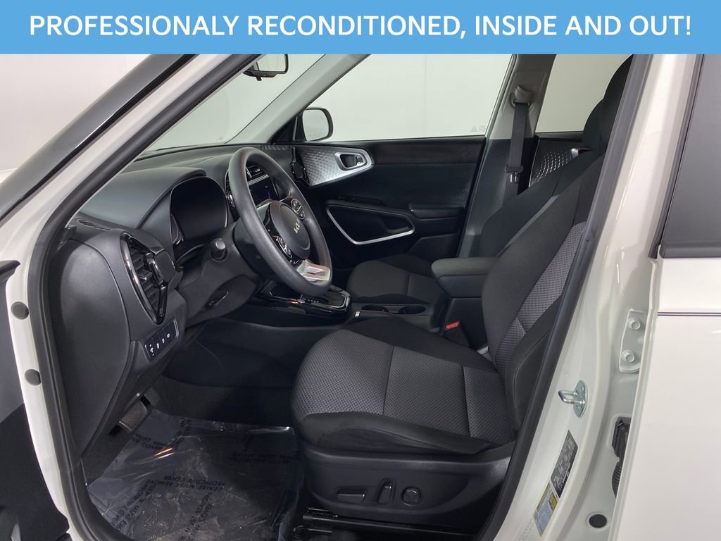 Certified 2023 Kia Soul S image 7