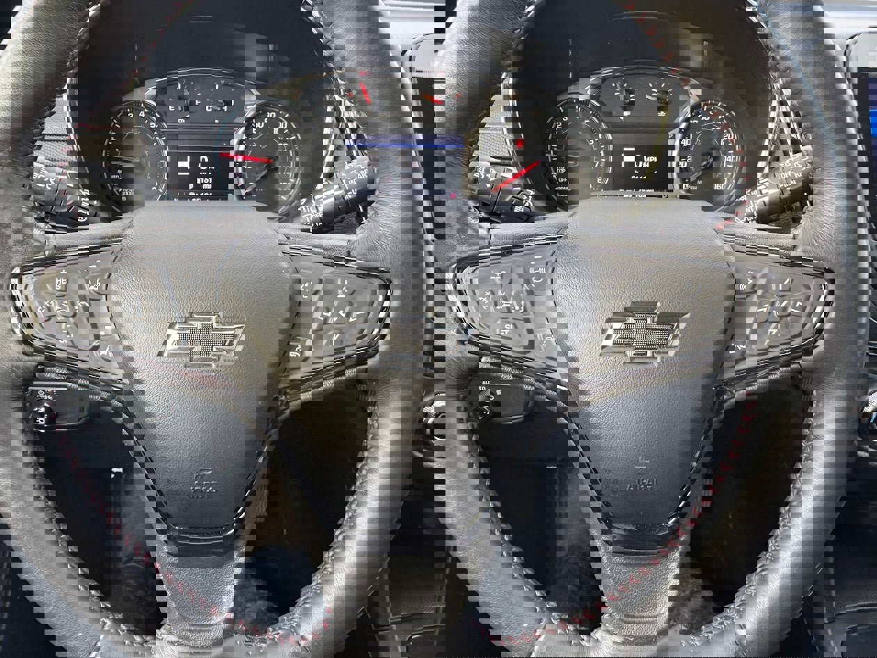 Used 2022 Chevrolet Equinox RS w/ Infotainment Package image 12