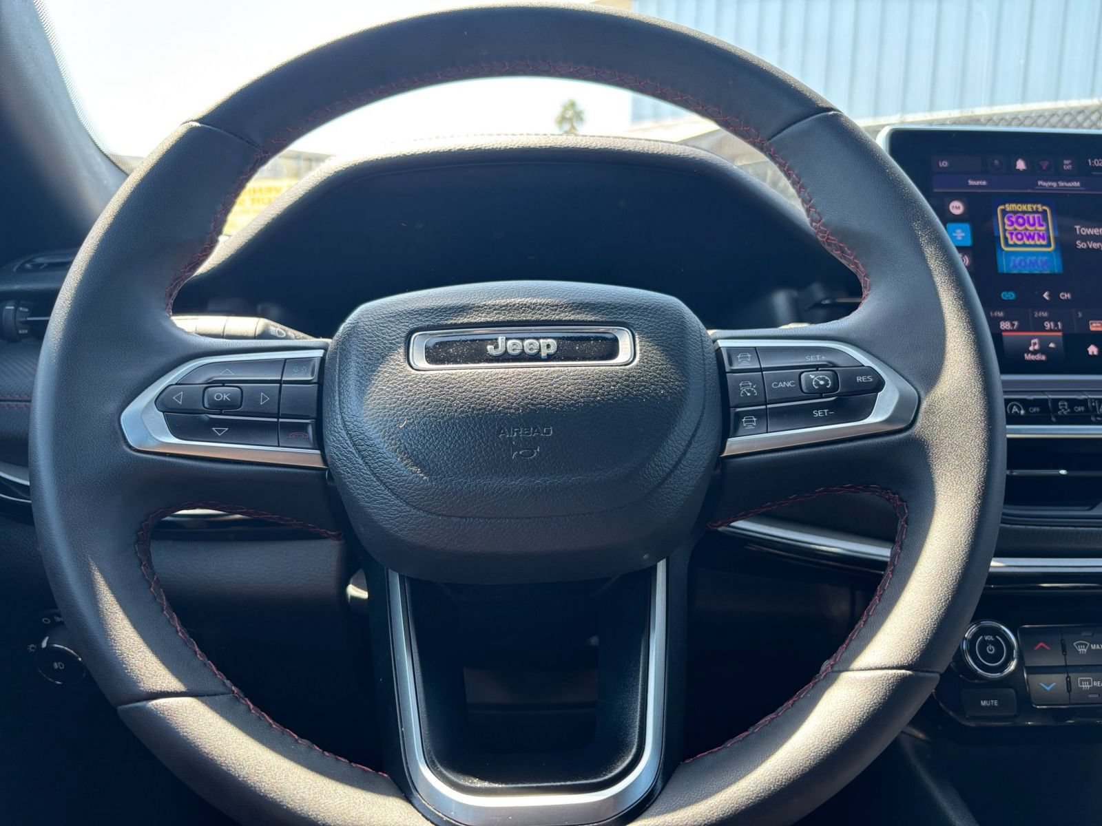 Used 2025 Jeep Compass Trailhawk AWD/4WD image 27